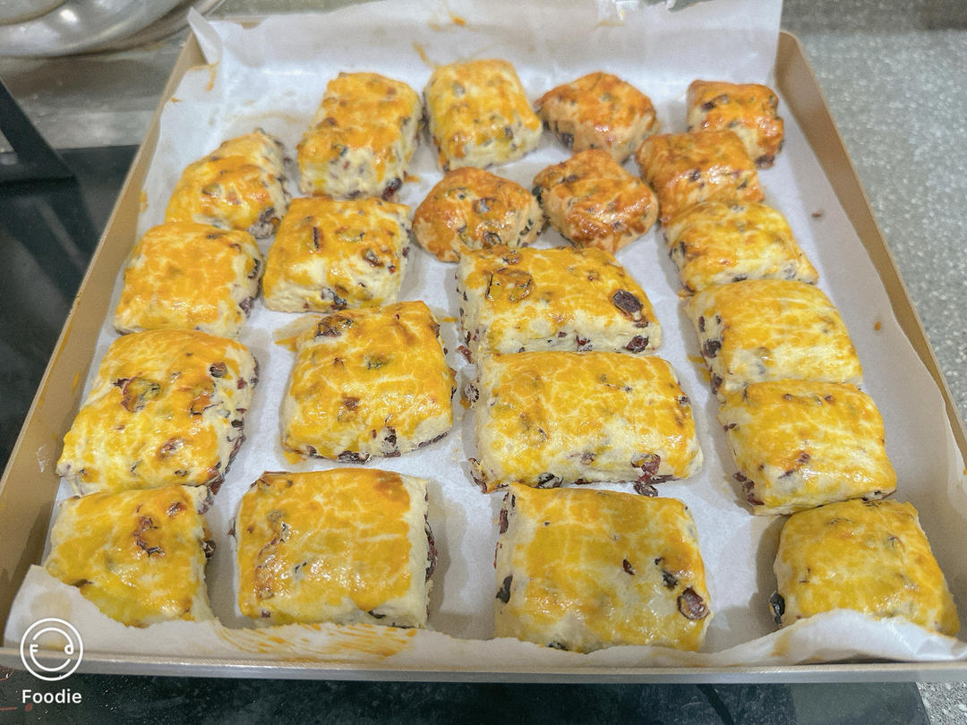 消耗淡奶油的司康