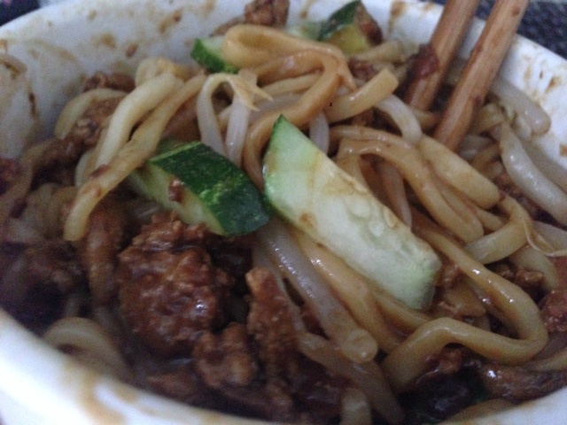 香菇肉末炸酱面