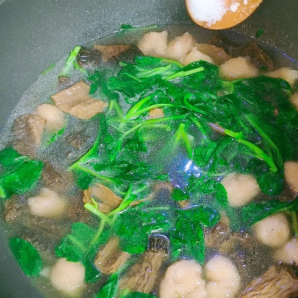 羊肚菌虾滑汤❗️超鲜美的做法 步骤7