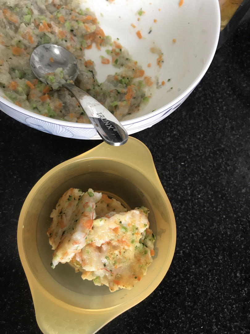 这样做饭宝宝抢着吃蔬菜鲜虾饼