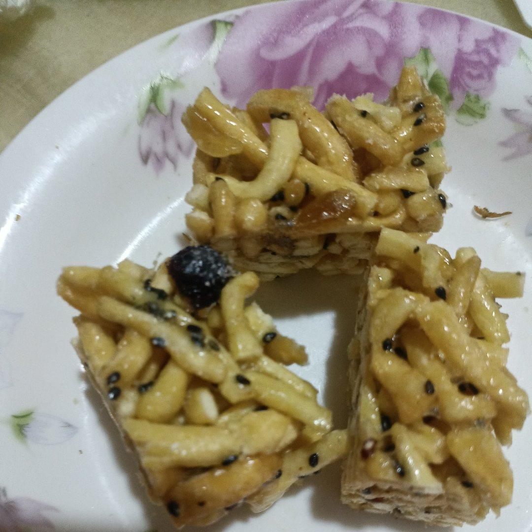 （视频食谱）自制沙琪玛／萨其马