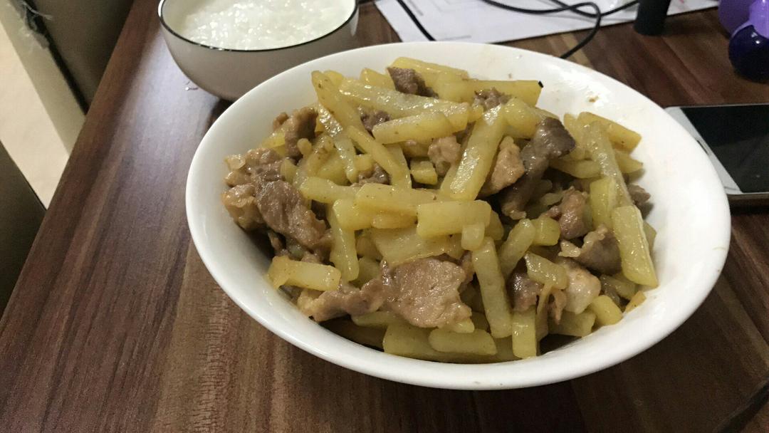 土豆炒肉片