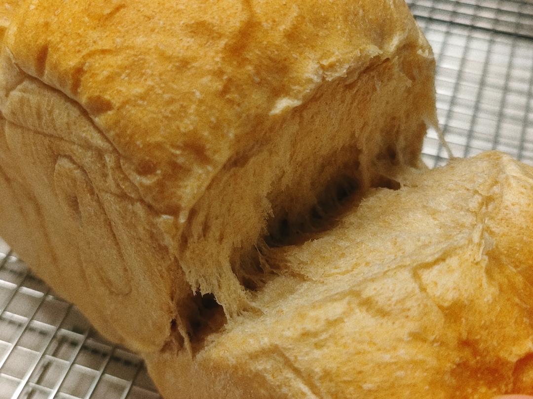 减肥党必备！柔软拉丝的100%低糖全麦吐司