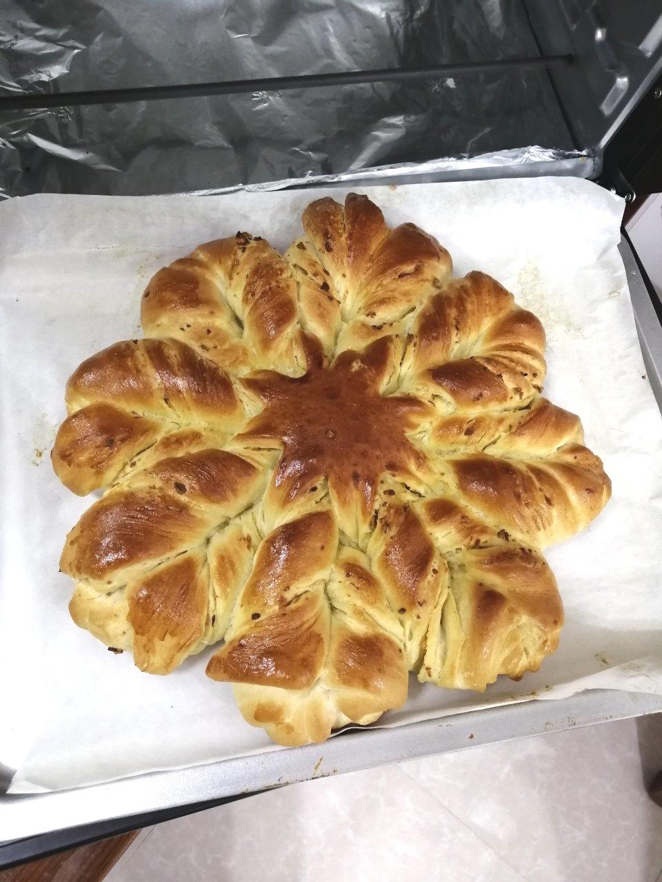 【小高姐】蒜香浓郁 造型优美 不用揉出手膜的面包