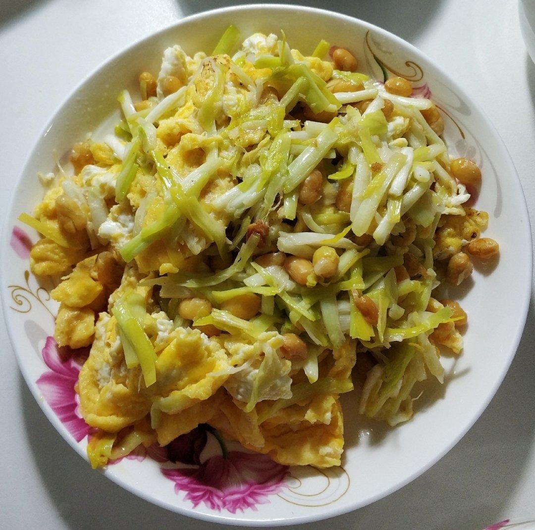 蒜黄炒鸡蛋