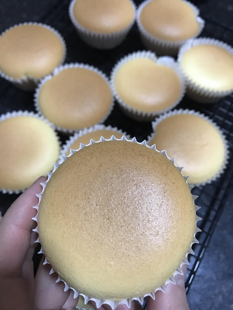 纸杯蛋糕，绝对不塌不裂，百分百成功四段式烘烤方法，不私藏无保留