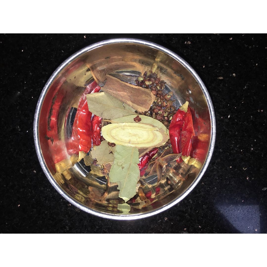 秘方自制周黑鸭