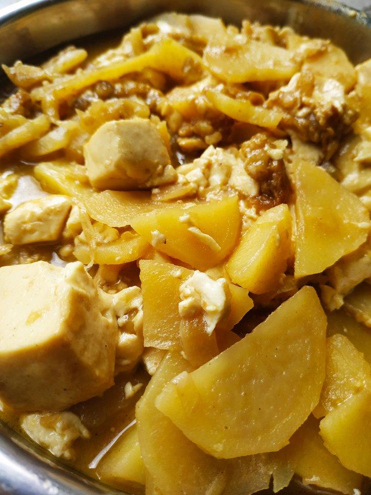 土豆炖大豆腐