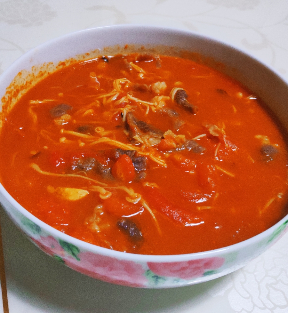 番茄金针菇炖肥牛的做法