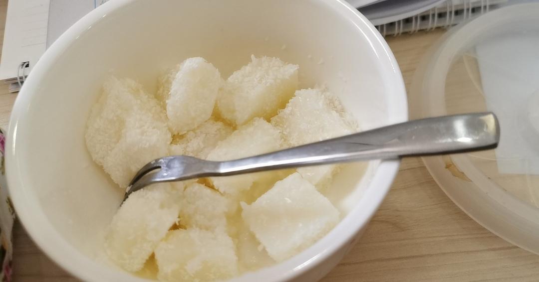 椰丝牛奶小方糕