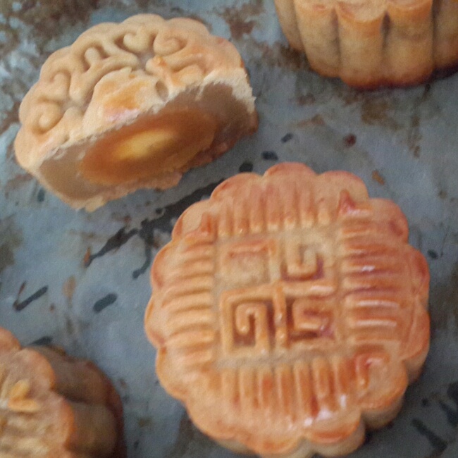 广式月饼——蛋黄莲蓉月饼