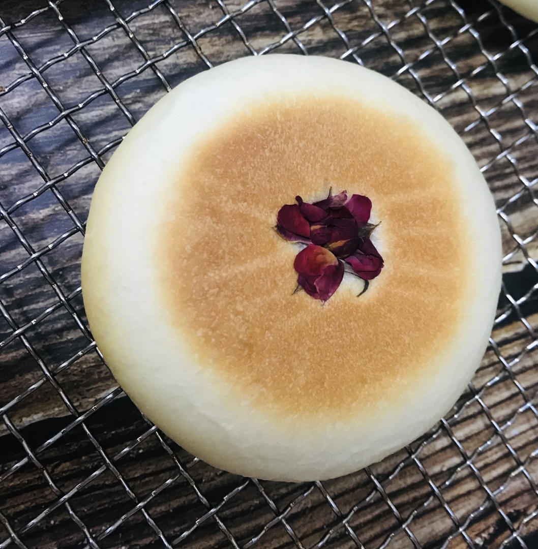 日式樱花紫米包
