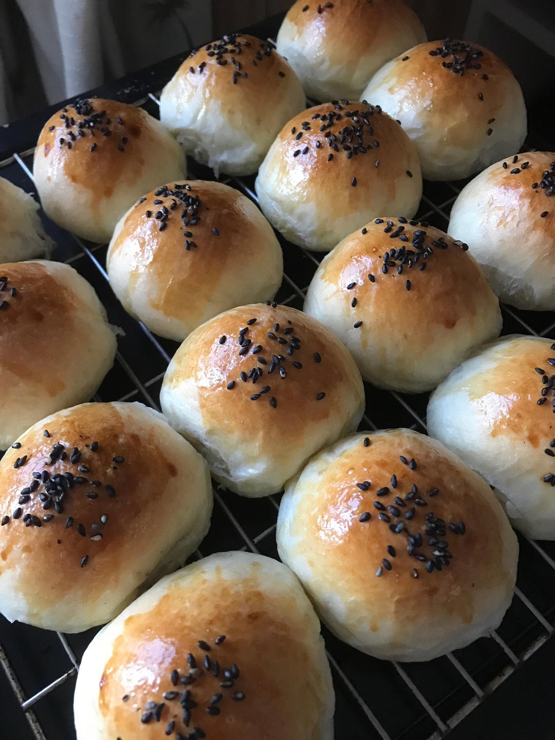 打发淡奶油的终极消耗配方—嫩到没朋友的奶油软面包