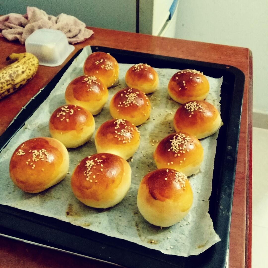 大人小孩都爱不释口的【蜂蜜牛奶小餐包】