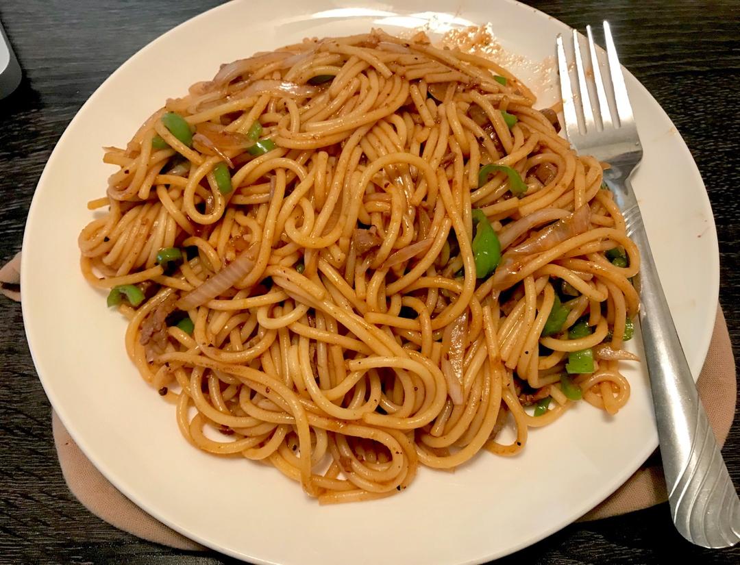 黑椒牛柳炒意粉