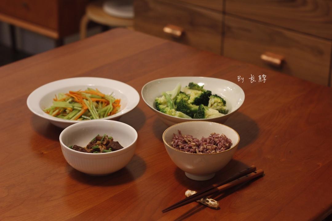 长脖的夜食堂