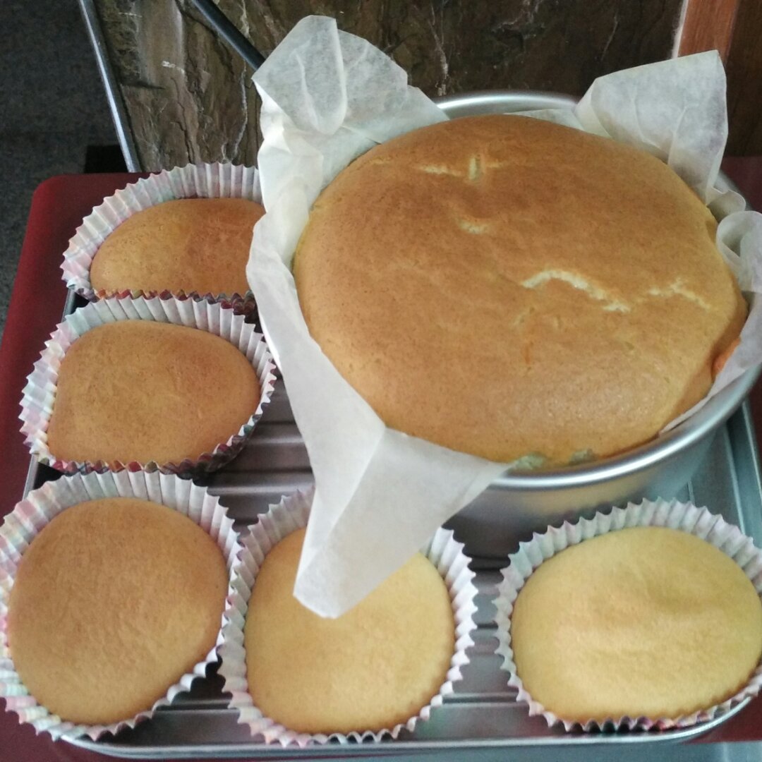 烤箱做蛋糕（戚风蛋糕的做法）