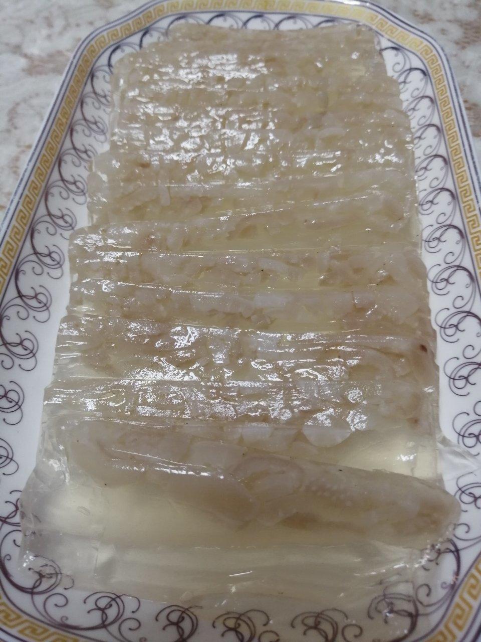 晶莹剔透的水晶猪皮冻