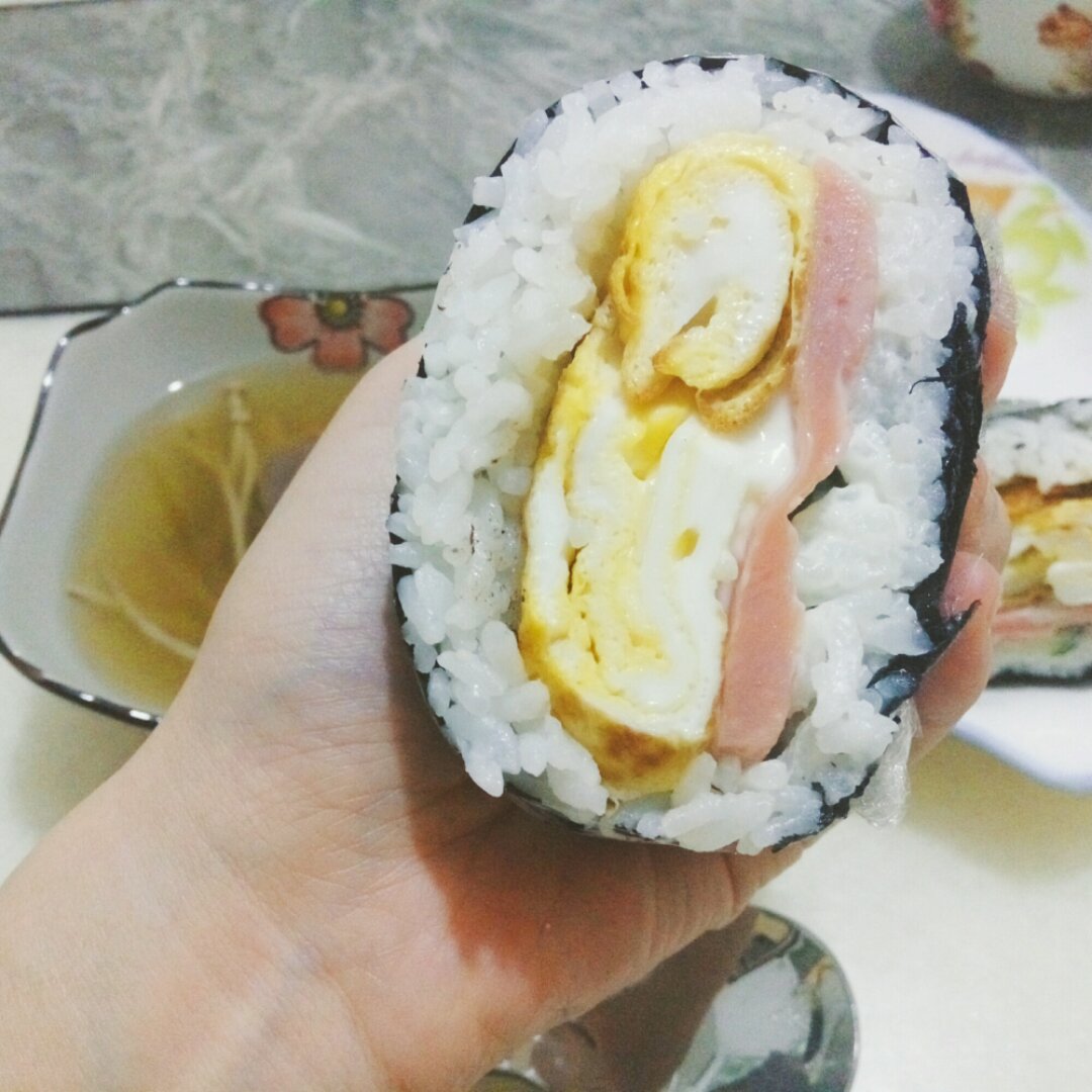 不用捏的饭团(おにぎらず)