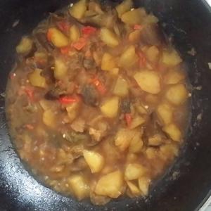 东北菜土豆炖茄子的做法 步骤4