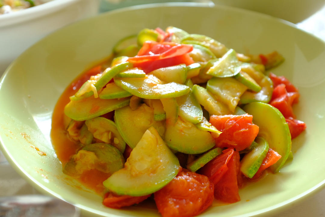 西红柿炒西葫芦