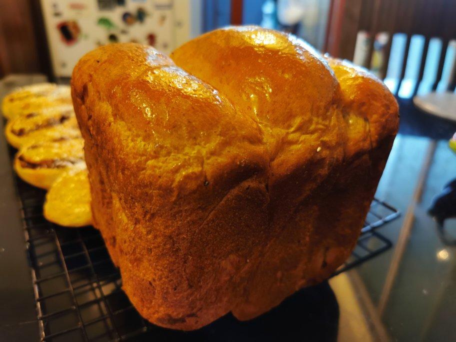 尘土飞扬55做的馥郁绵软的蜂蜜吐司