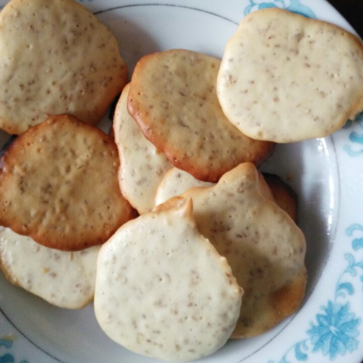 越吃越想吃——黑白芝麻薄脆