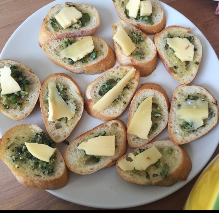 蒜香烤面包Garlic Bread