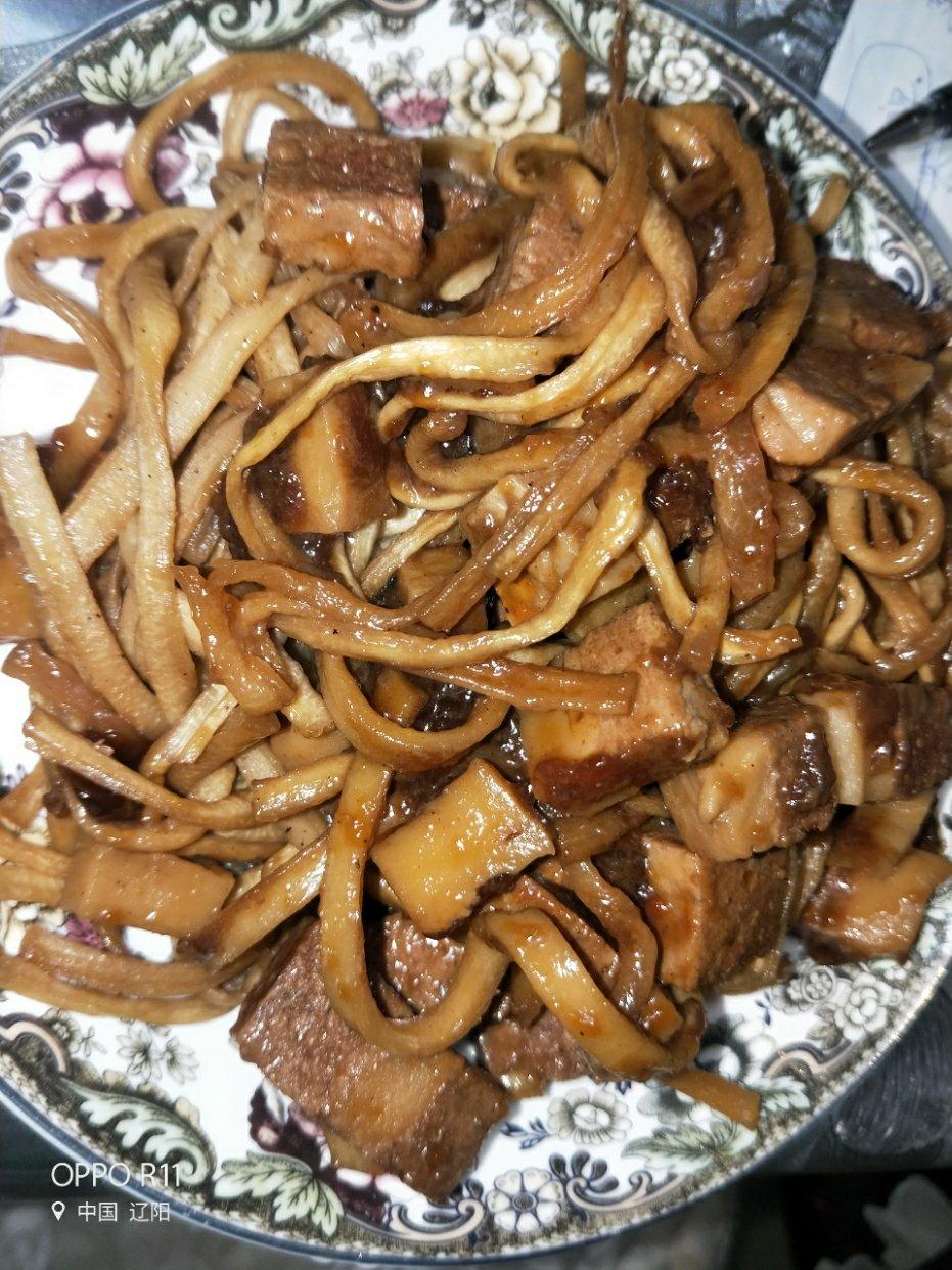 红烧肉炖葫芦条