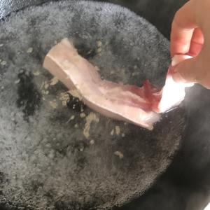 盐菜蒸五花肉的做法 步骤1