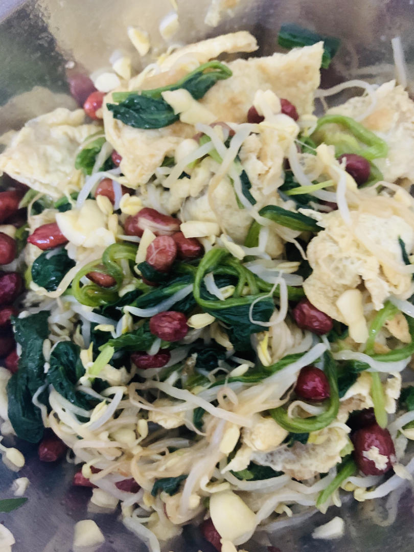 凉拌菠菜豆芽花生米