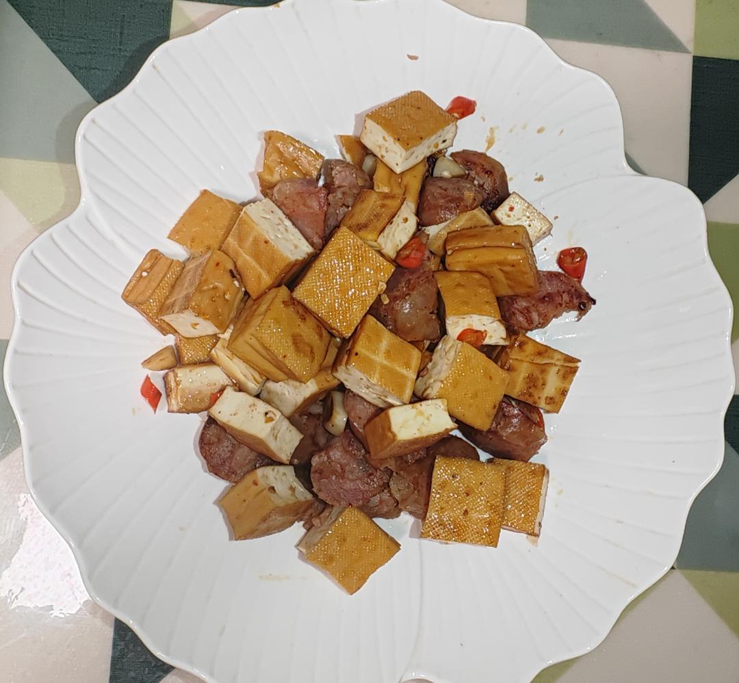 豆干炒川味香肠