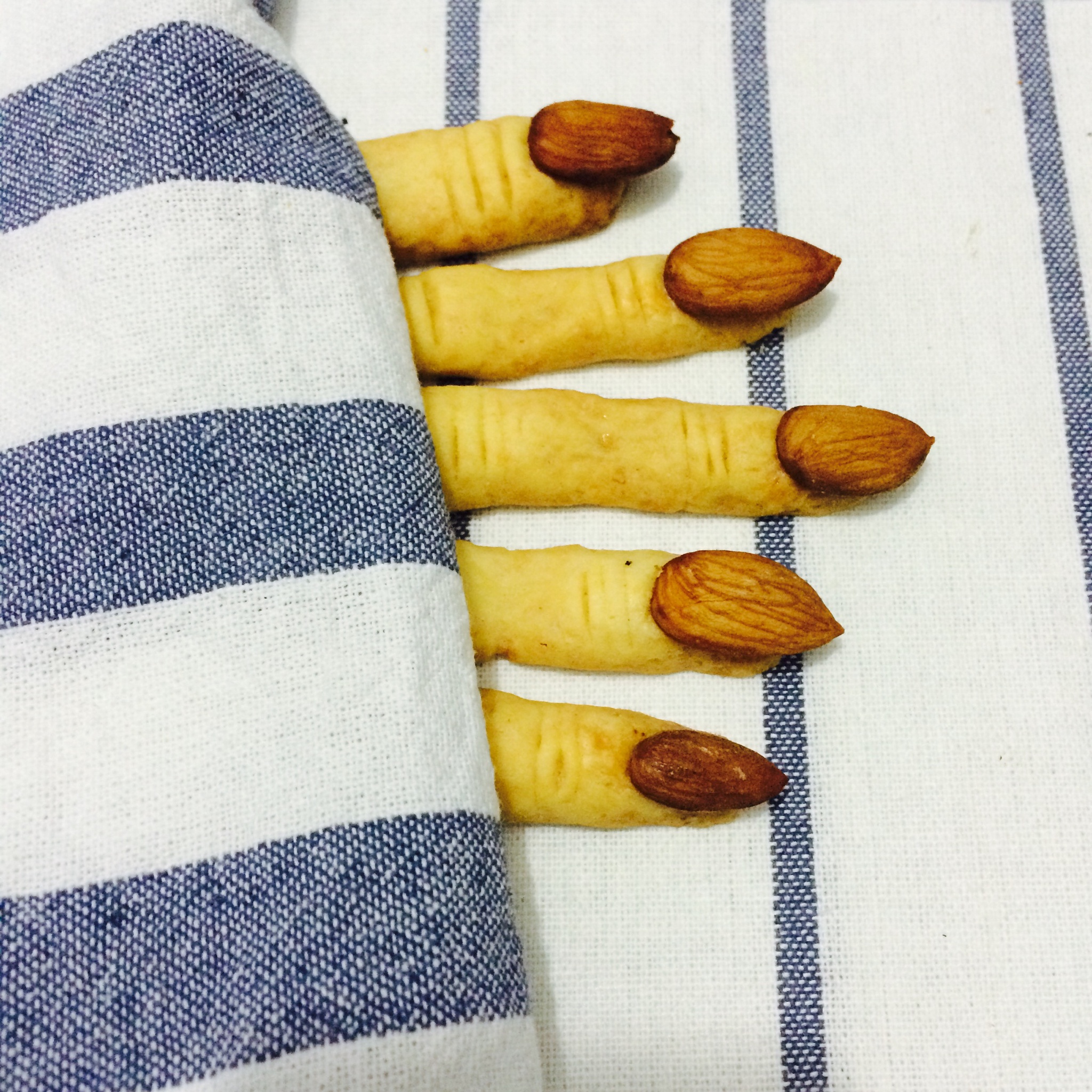 万圣节主题之女巫手指饼干