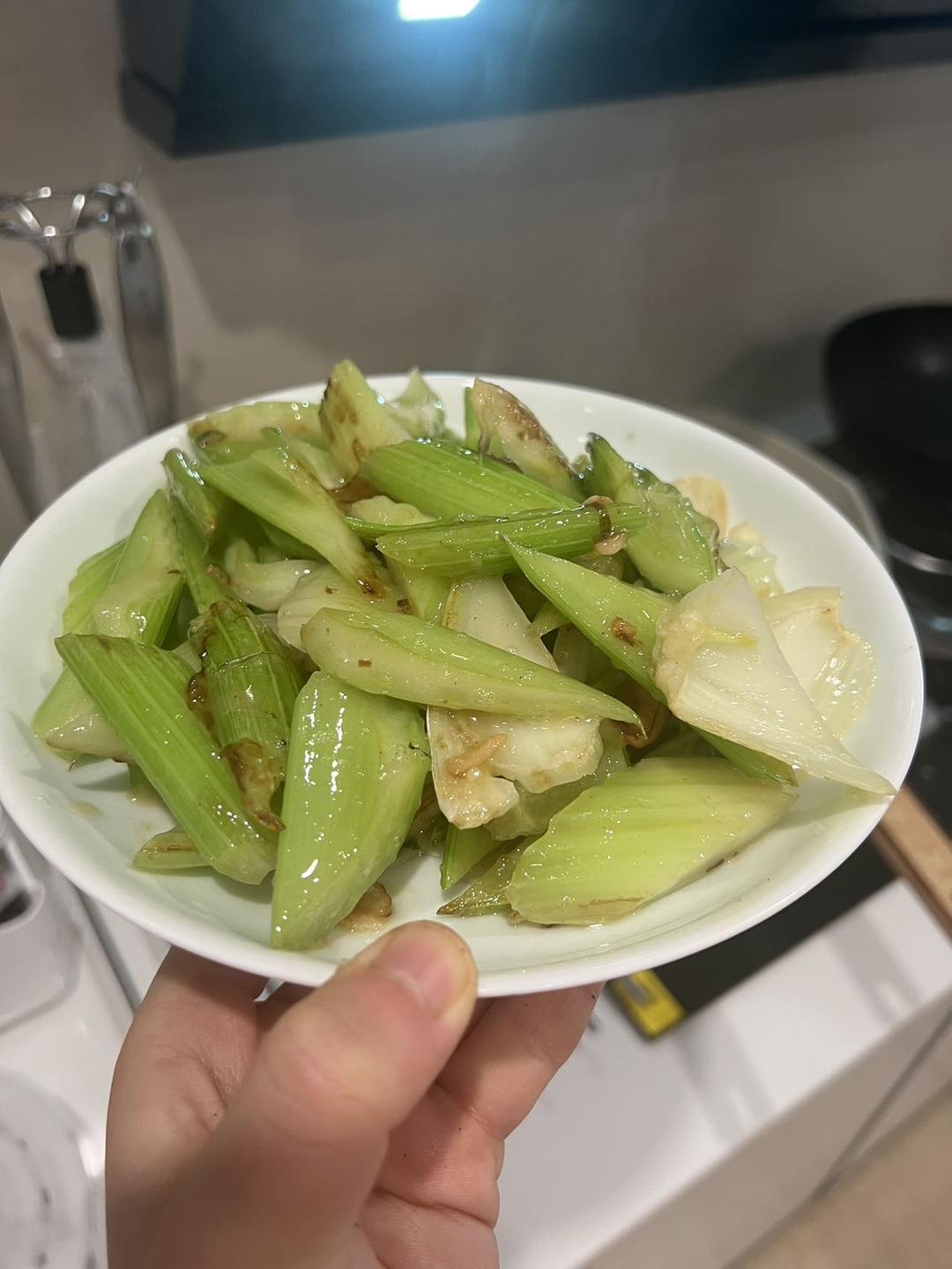 究极解油腻好菜：蒜炒西芹