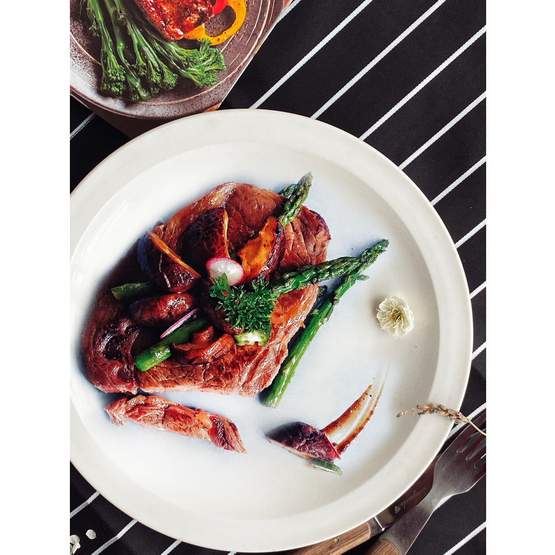 深夜打call牛仔骨配鸡丝菌汤面