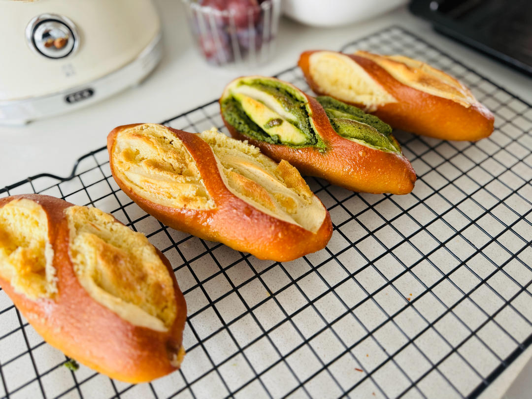 原味（抹茶）2款奶酥馅德式碱水面包｜一次搞定两种口味｜高颜值｜快手｜免手套膜｜免发酵