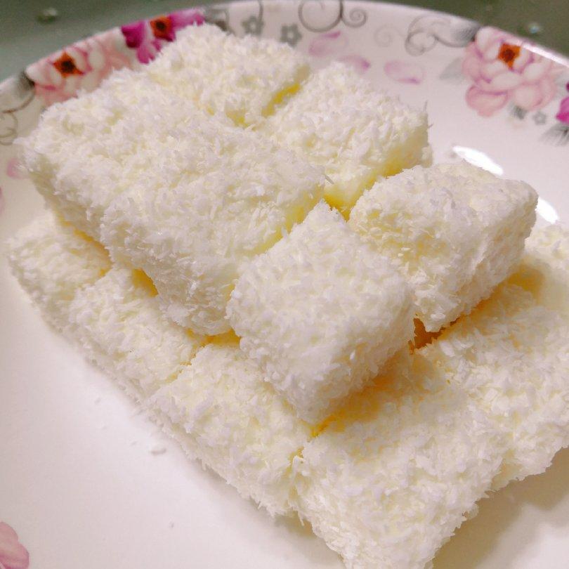 【甜蜜工坊】椰丝牛奶小方糕