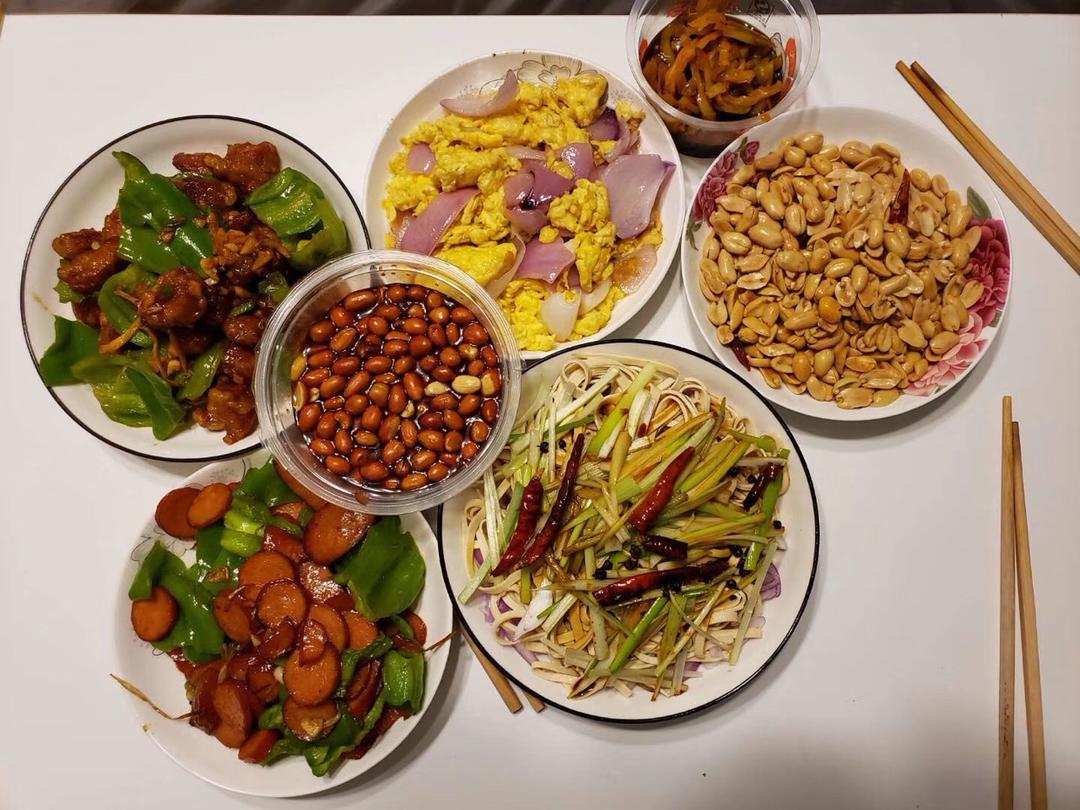 东北菜红肠大辣椒