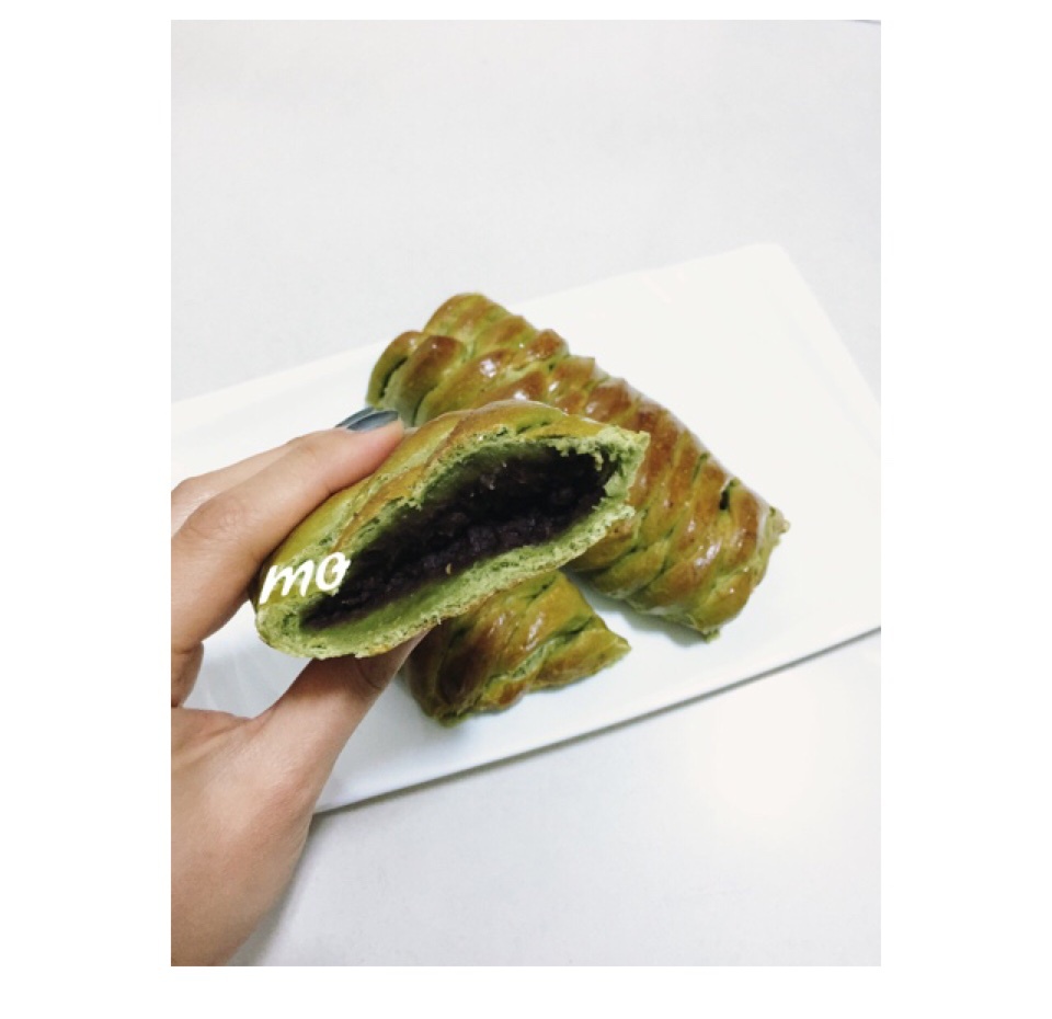 抹茶红豆面包