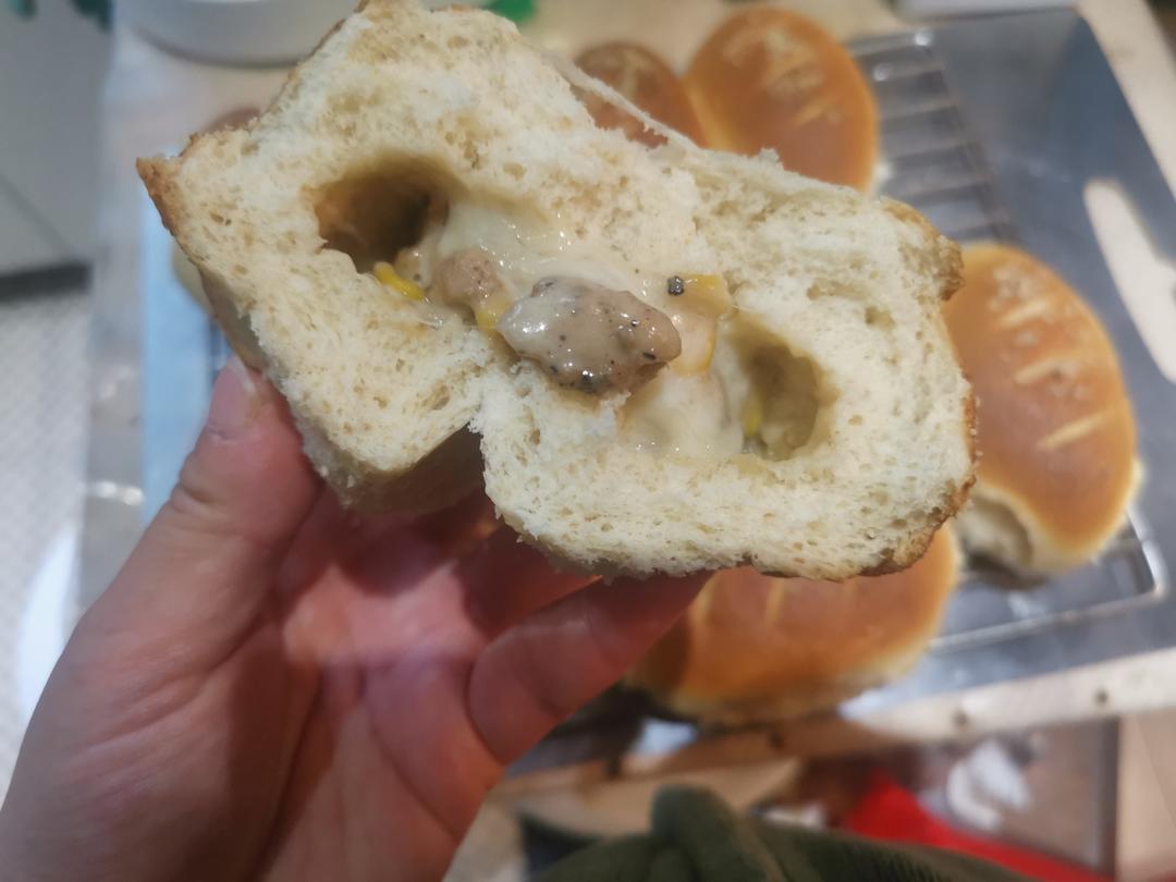 满屋飘香的鸡肉芝士面包