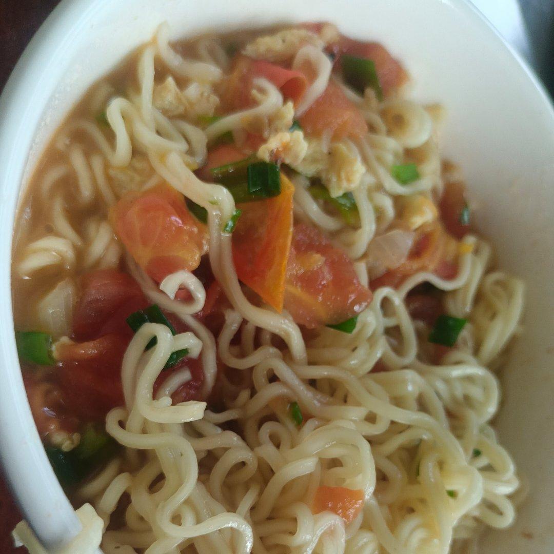 恨不得抱着锅舔的番茄鸡蛋面