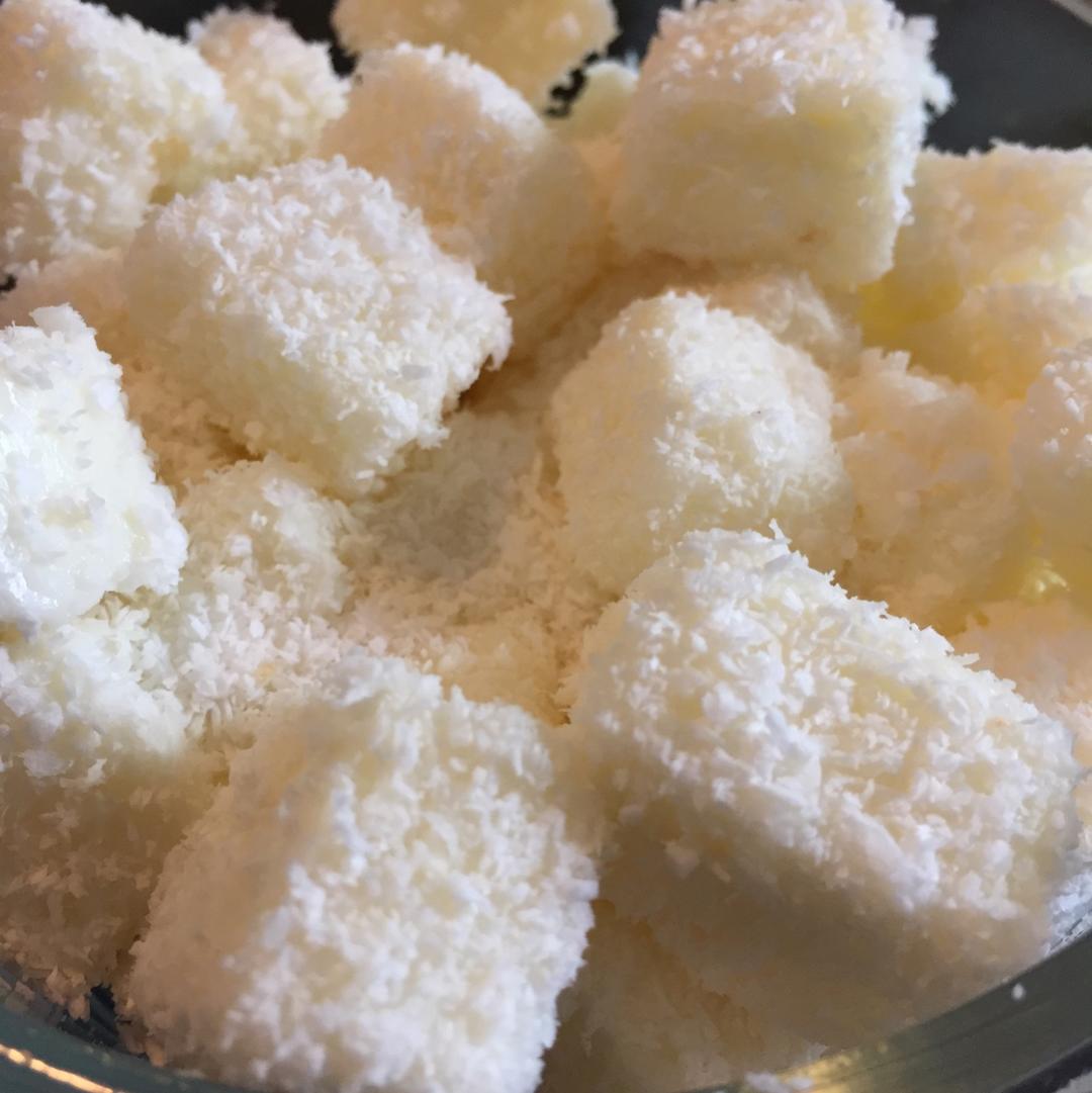 完胜85度C牛奶椰丝小方
