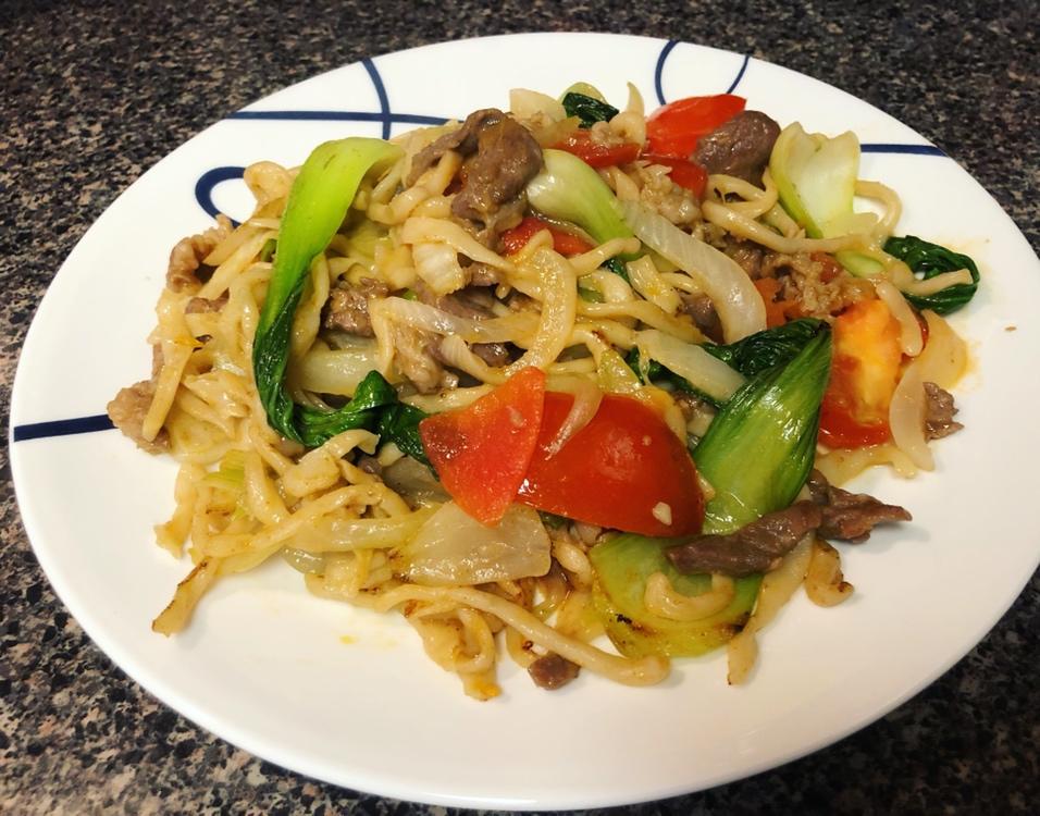 孜然牛肉炒拉条 家常面条百吃不厌的美味做法