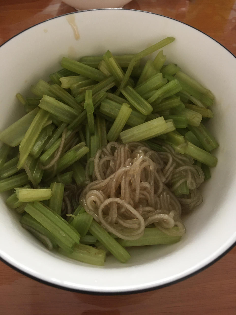 芹菜炒粉