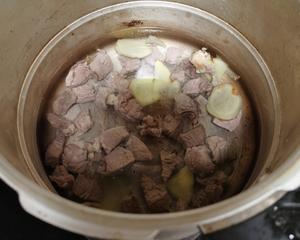 宝宝辅食—咖喱土豆牛肉饭的做法 步骤3