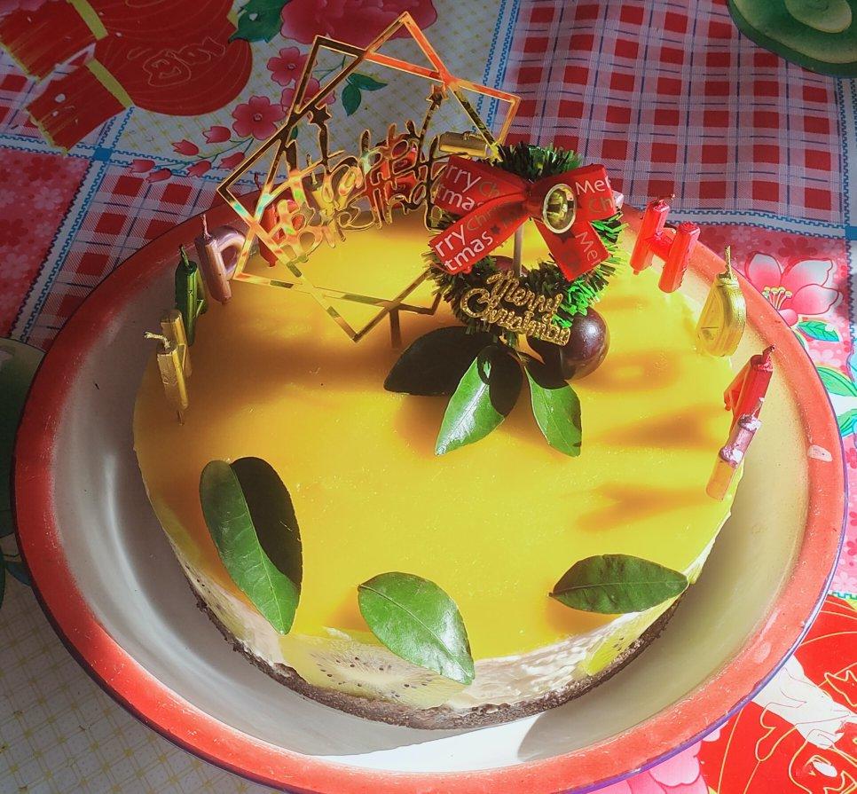 芒果酸奶慕斯蛋糕(8寸，有镜面，有饼干低层)非常具体的菜谱哦