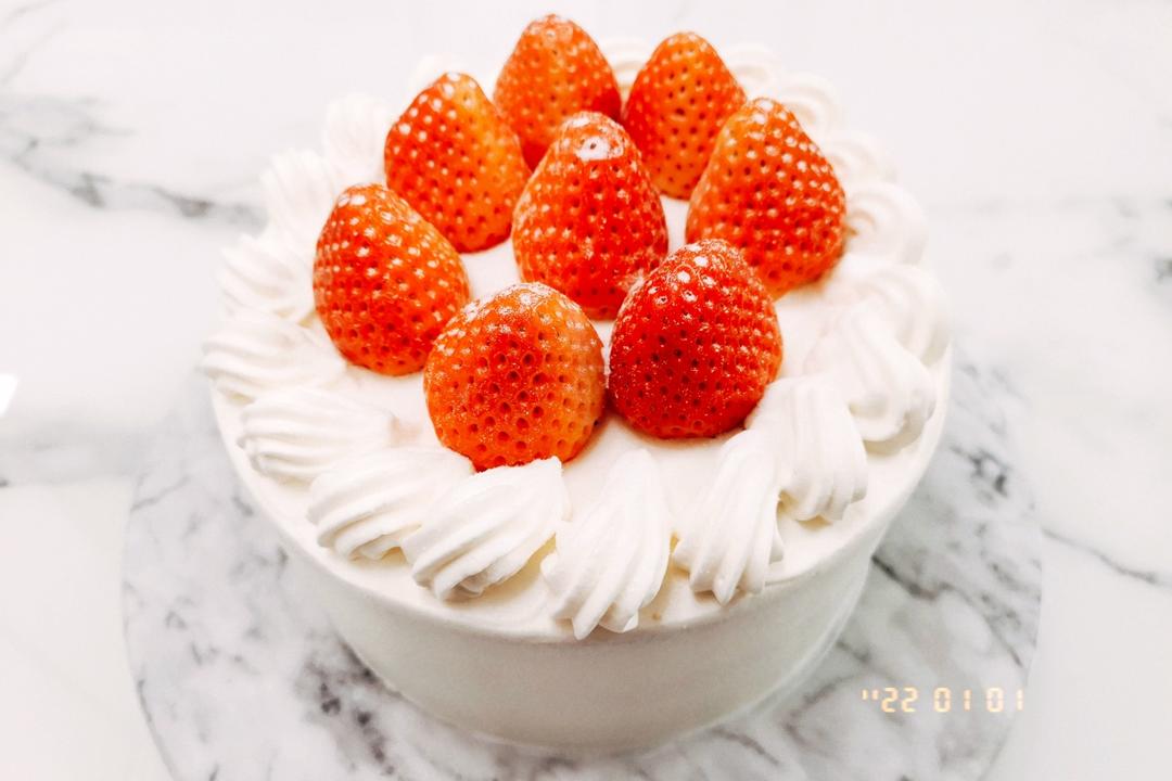 草莓奶油蛋糕/基础戚风胚，徒手脱模剖片及抹面挤花/「戚风及其衍生」烘焙视频蛋糕篇1