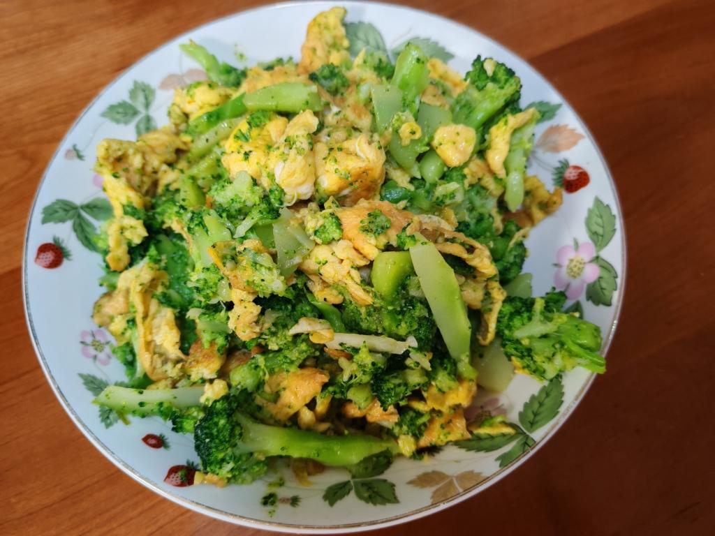 西兰花炒鸡蛋