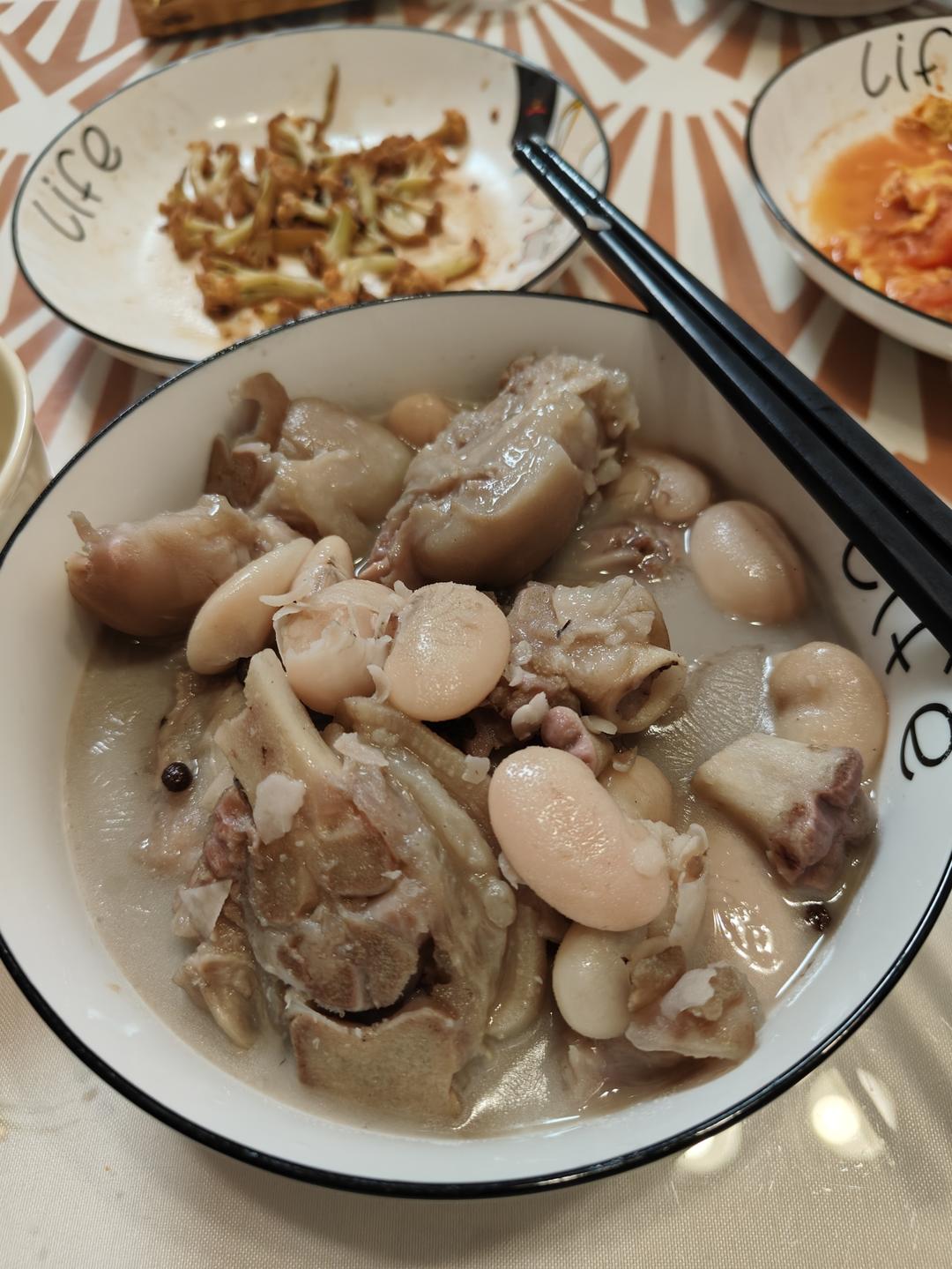 厨师长教你：“老妈蹄花”，软糯耙嫩有营养，老人小孩都喜欢