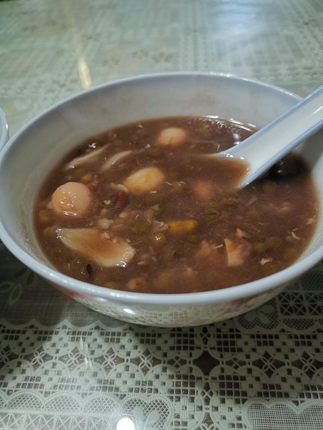 绿豆红豆百合莲子汤的做法